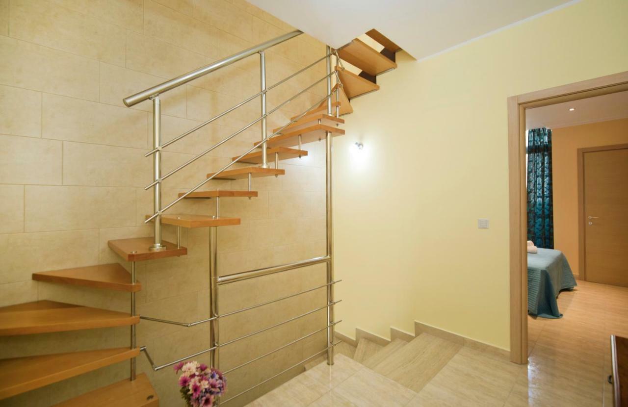 Sliema Duplex 1 Bedroom Apartment With 2 Bathrooms- Sleep 4 Екстер'єр фото